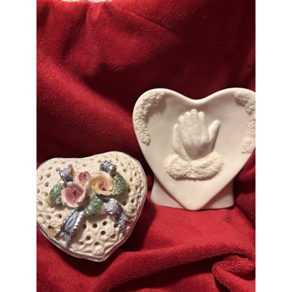 VTG Pair of Hearts Porcelain Lattice Trinket Box Ceramic Praying Hands Plaque